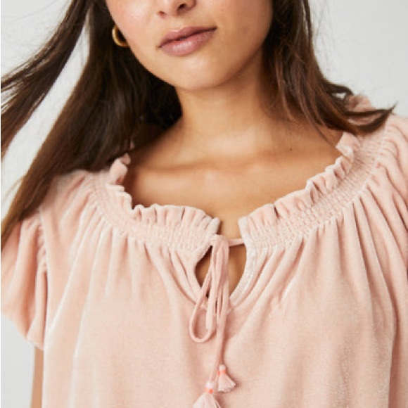Free People Terese Velour Ruffle Sleeve Top in Pink Tint Size M - Picture 3 of 11
